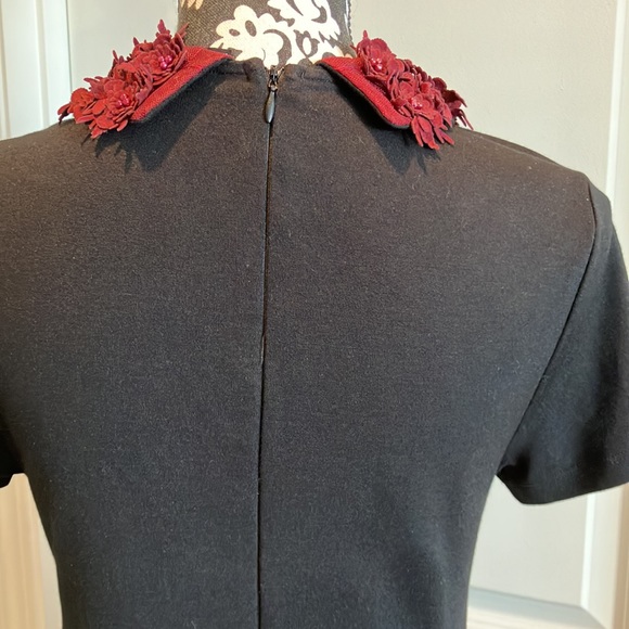 💙Beautiful quality black t-shirt dress w/back invisible zip & burgundy collar - Picture 7 of 12